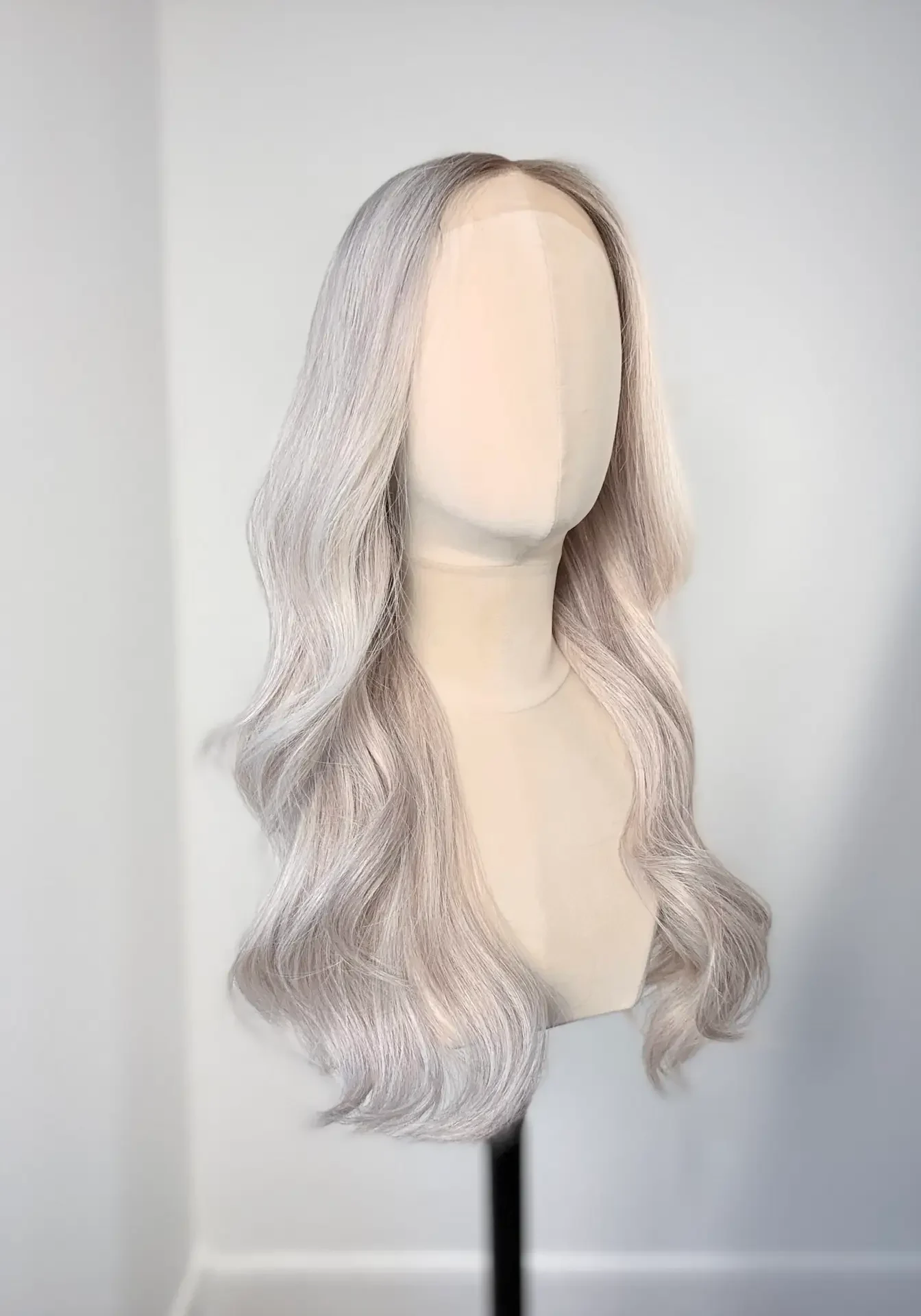 Silver blonde 24