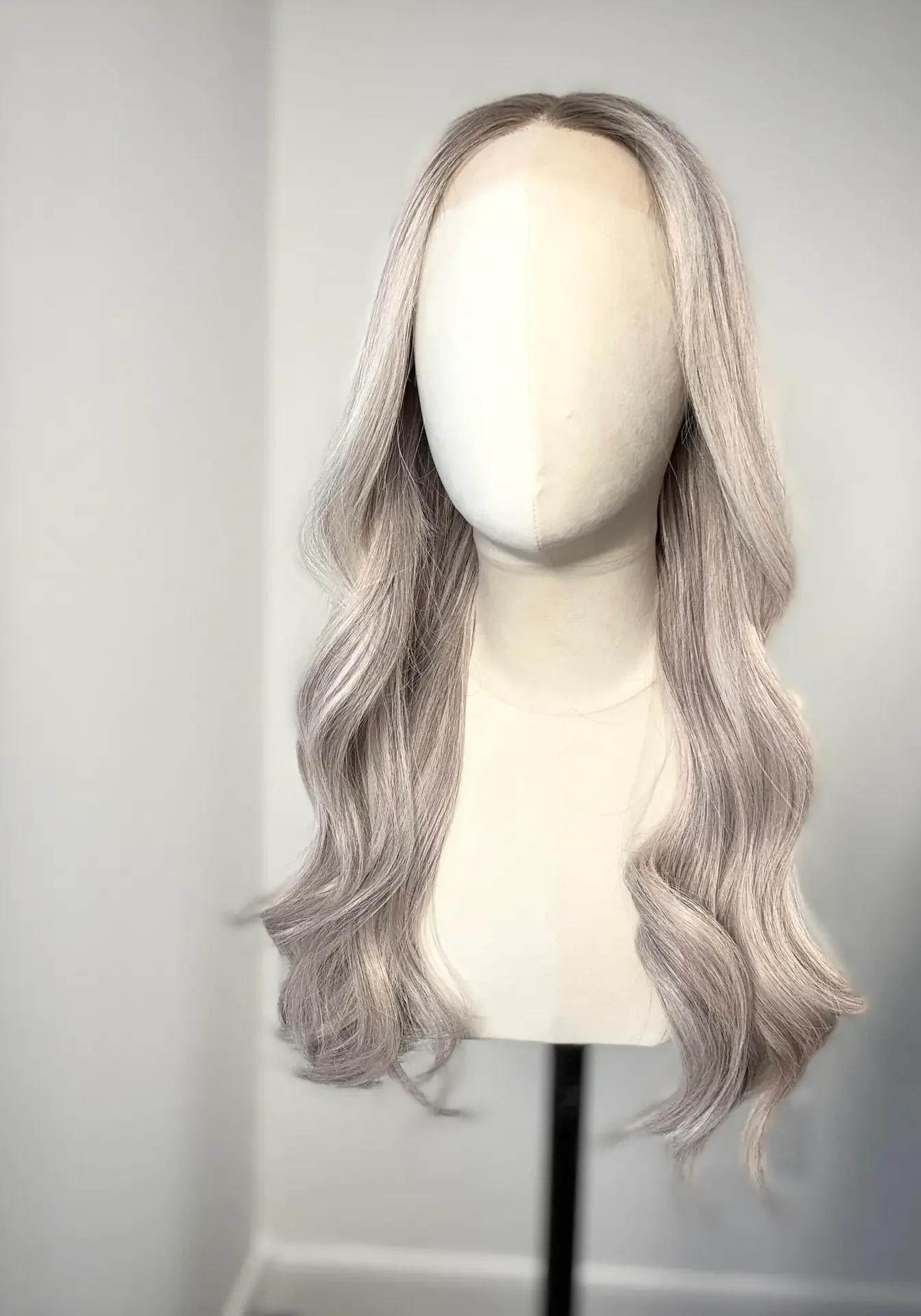picture of champagne blonde